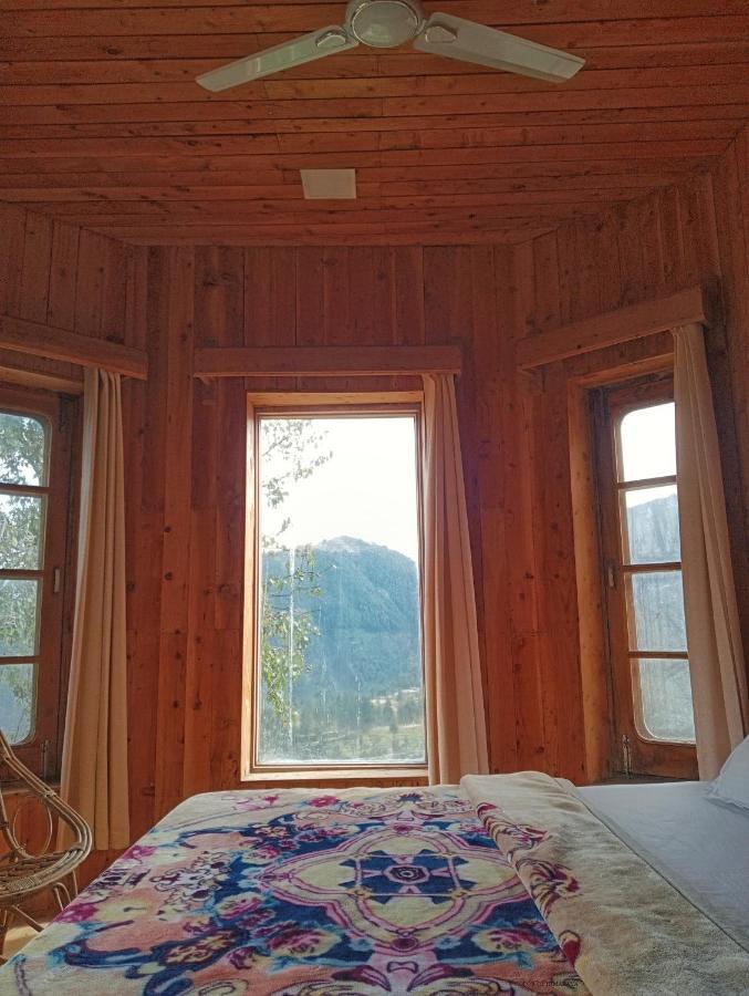 Loghouse At Khajjiar Lake エクステリア 写真